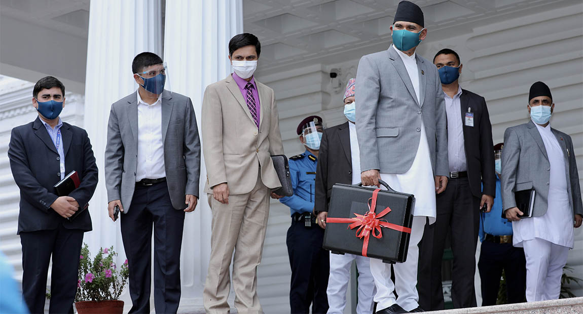 ‘जनता रिझाउने’ बजेट