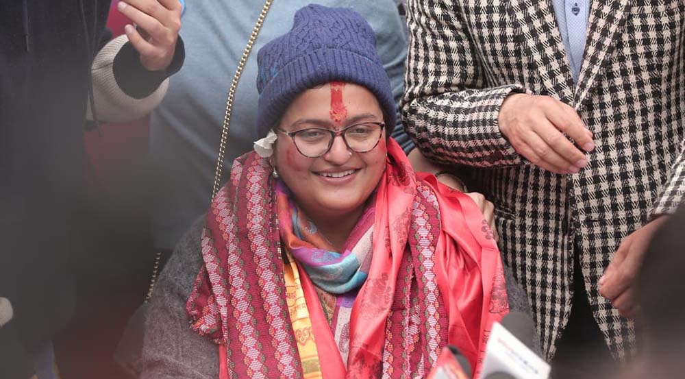 प्रत्यक्ष निर्वाचित १४ नारी