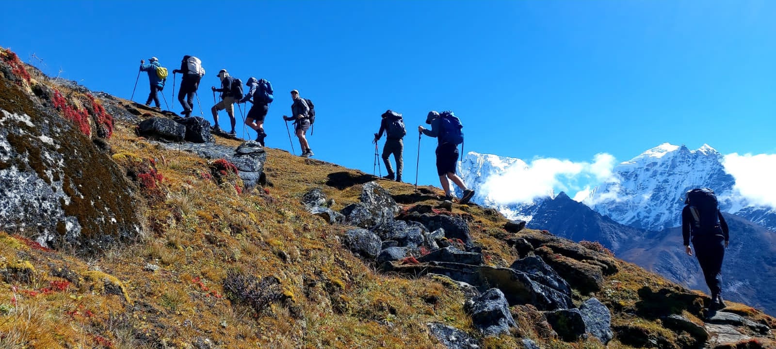 विपत्तिले रोकिएन पर्यटक आगमन